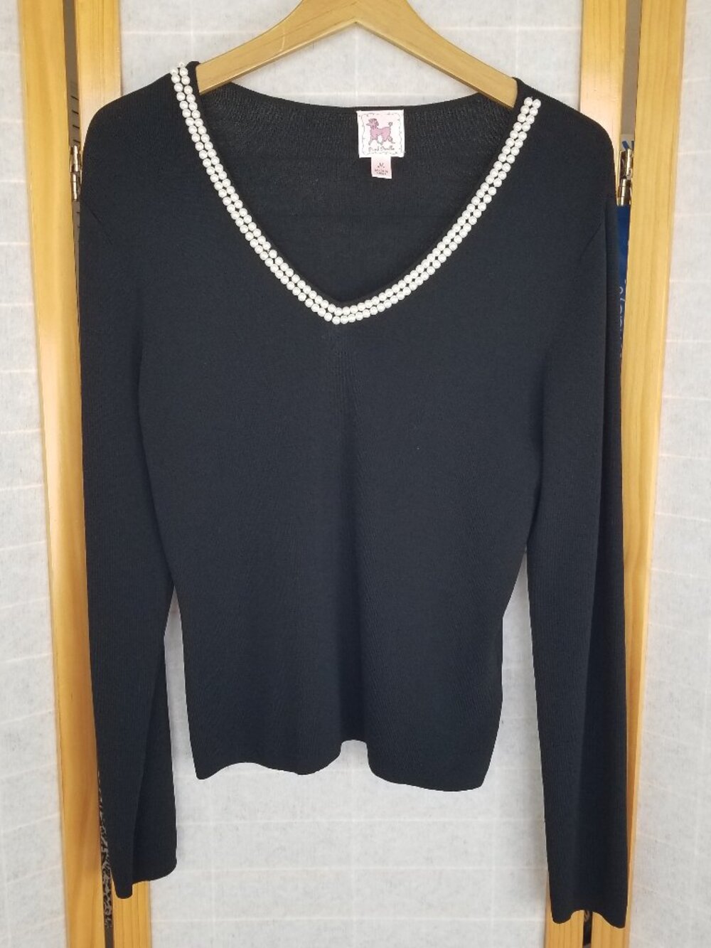 Black Pearl Trim Long Sleeve Sweater Size Medium Pink Poodle Stretch Knit